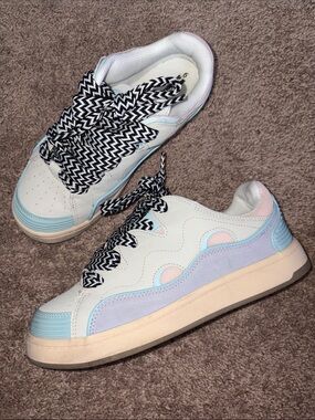 Weekend Academy Pastel White & Light Blue Fashion Sneakers-